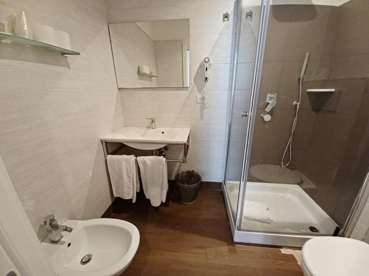 Mimosa Pantheon Hotel *